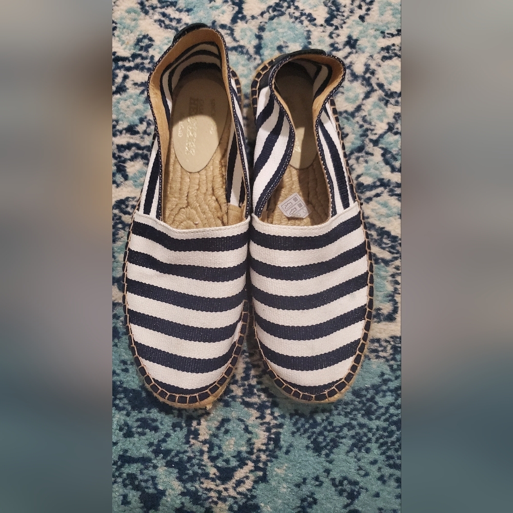 Casa Hernanz Blue and White Espadrilles